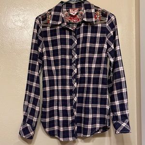 GRACE Embroidered Button-up